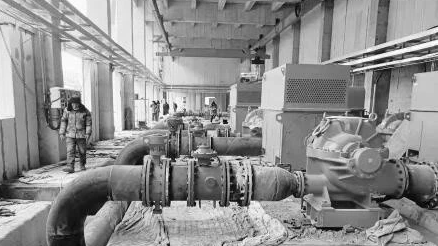 冠航手拉葫蘆解決了狹窄水泵房內配件的吊裝難題